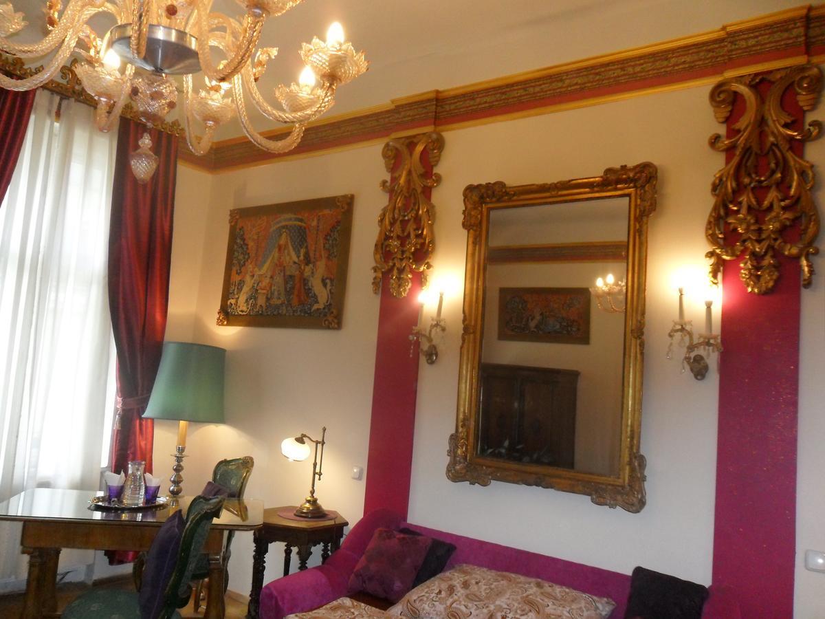 Hôtel Luxury Near Castle à Vienne Extérieur photo